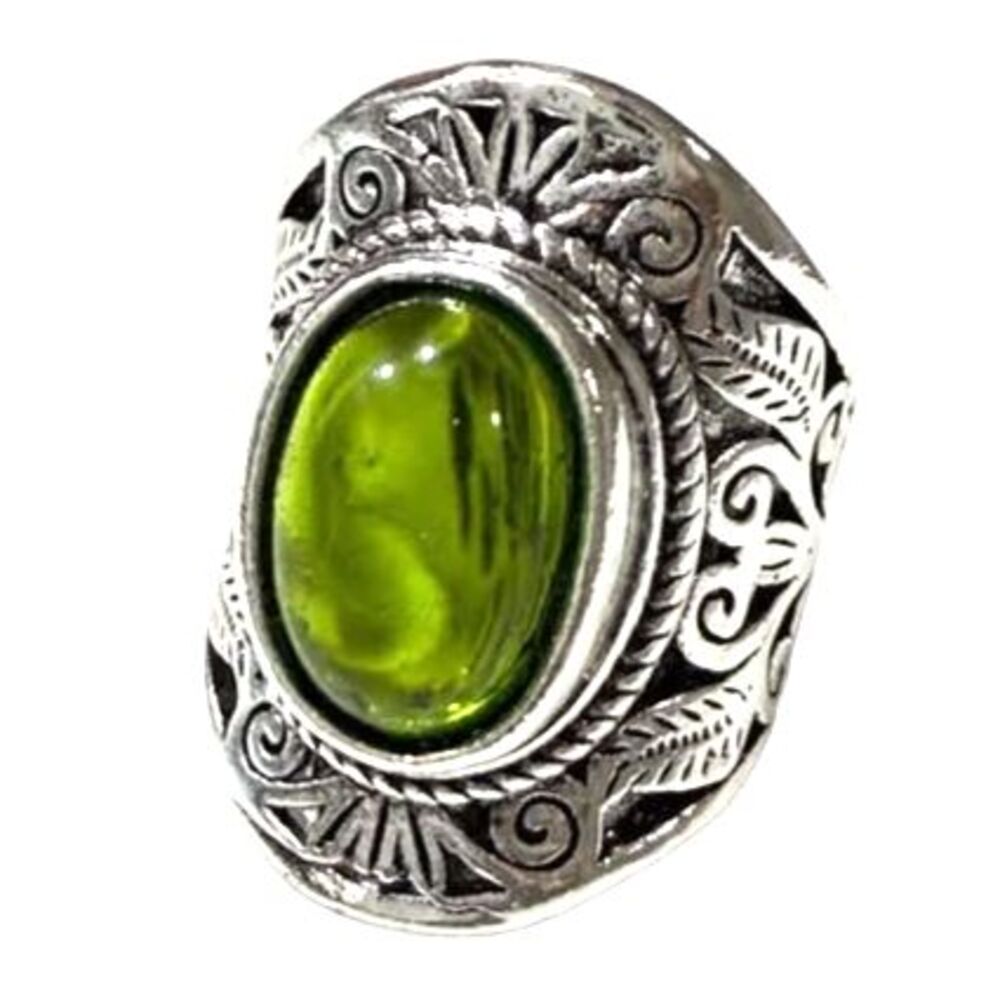 Green Gemstone Statement Ring Silver Tone Vintage Boho Cocktail Ring Size 8.5